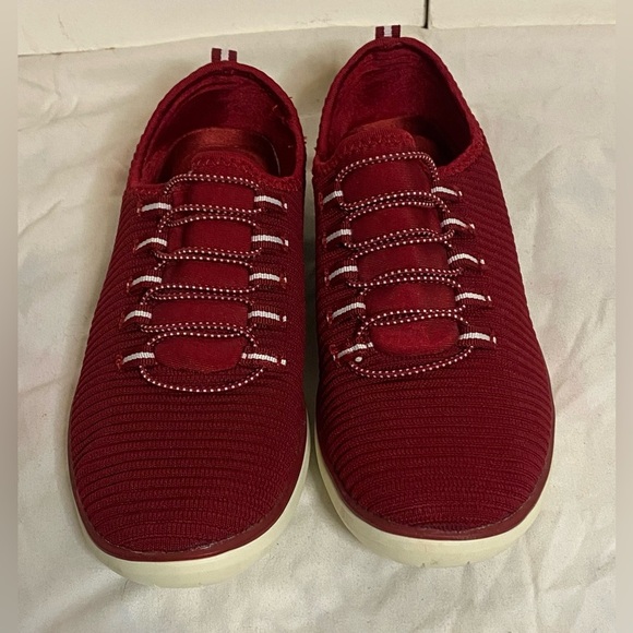 Comfortview Women's CV Sport Ariya Slip On Sneaker Crimson Size 9M - Picture 1 of 6
